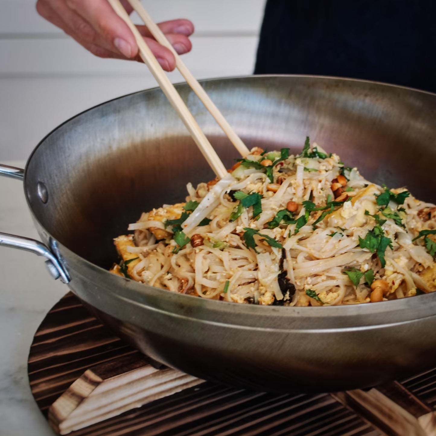 Carbon Steel Wok with Convertible Wood Trivet Lid